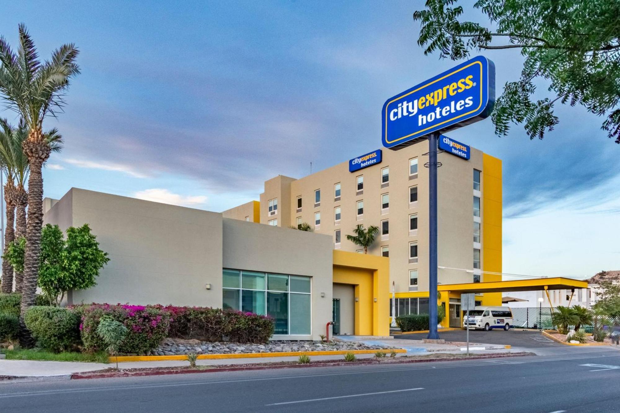 City Express By Marriott Χερμοσίγιο Εξωτερικό φωτογραφία